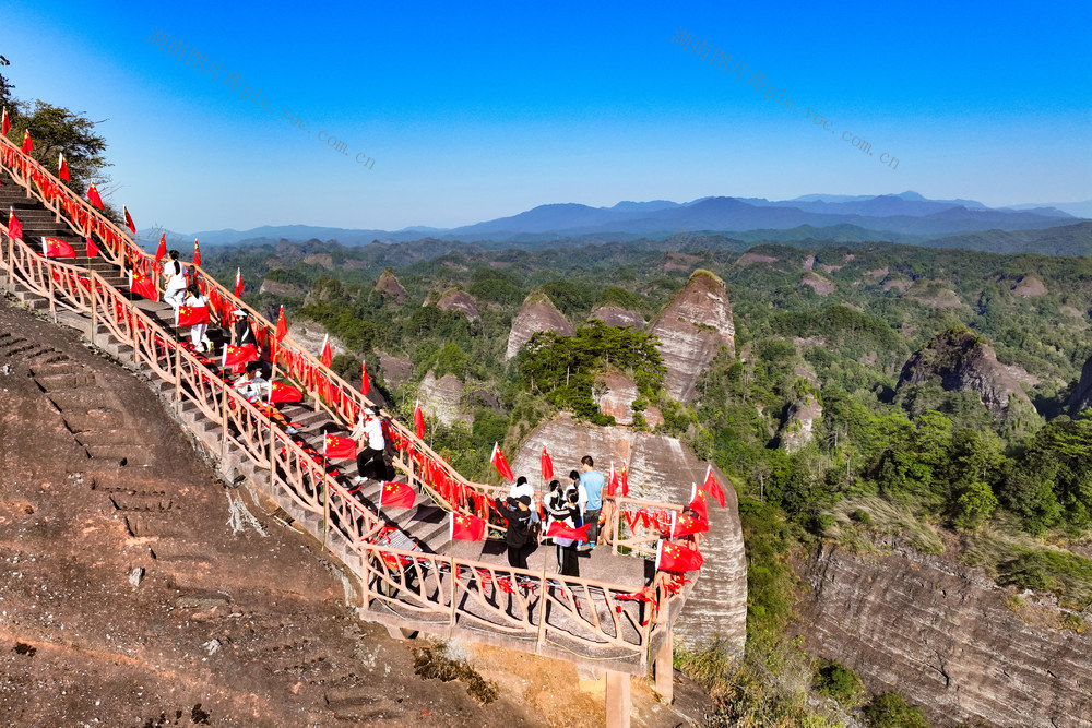 万佛山 景区 丹霞 峰林 游客 旅游 