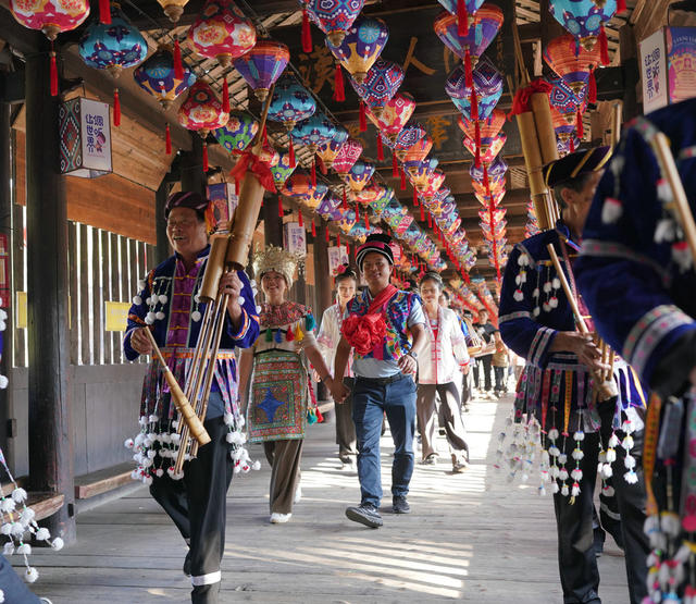 侗族群众  国庆  民俗  打糍粑 