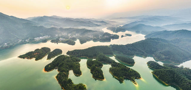 大美中国 金秋 大好河山 青山 碧水 晨雾 湿地 民居 秋景 秋色 风光 晨景