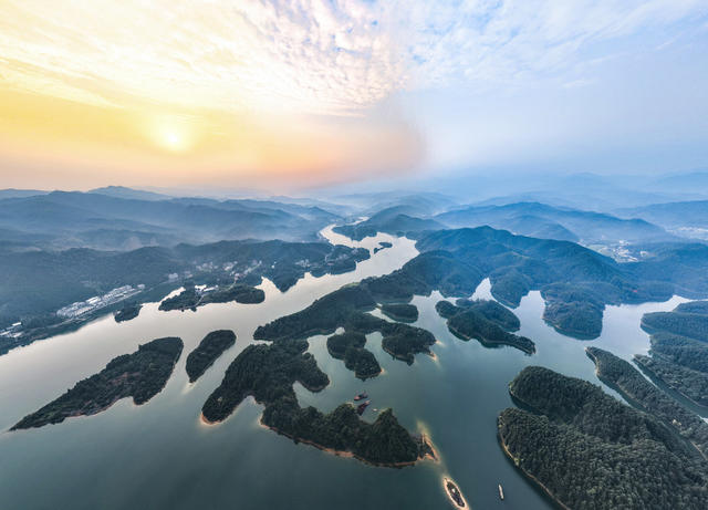 大美中国 金秋 大好河山 青山 碧水 晨雾 湿地 民居 秋景 秋色 风光 晨景
