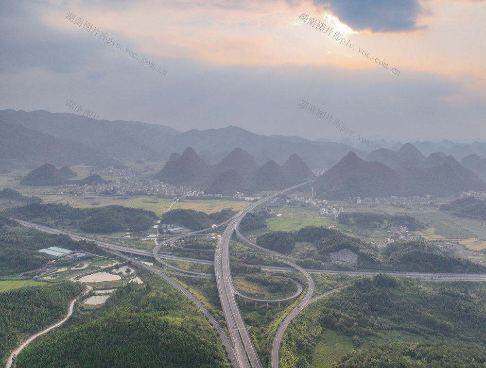 高速
蓝山
