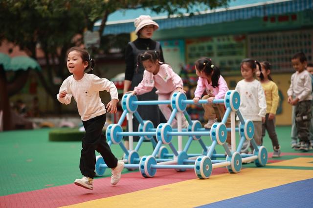学校、课间、体育活动、运动、全民健身