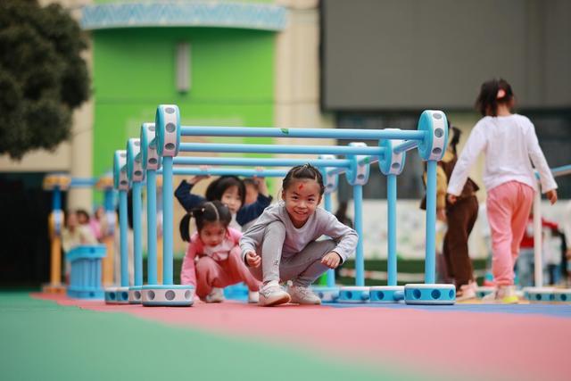 学校、课间、体育活动、运动、全民健身