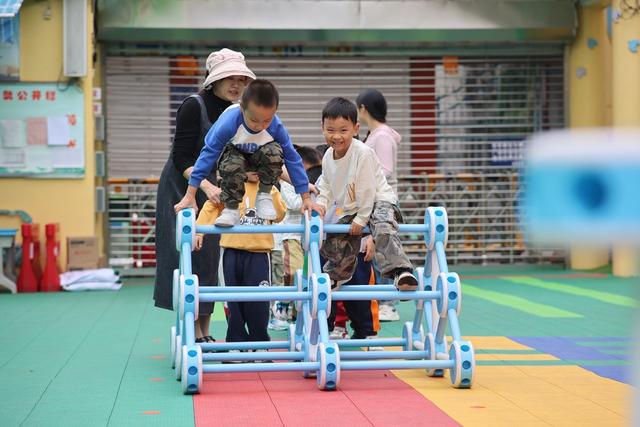 学校、课间、体育活动、运动、全民健身