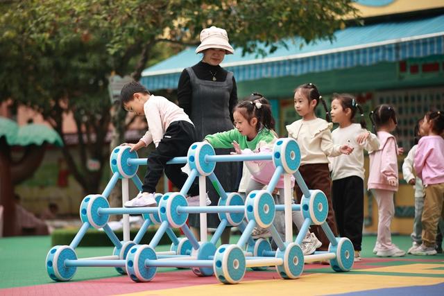 学校、课间、体育活动、运动、全民健身