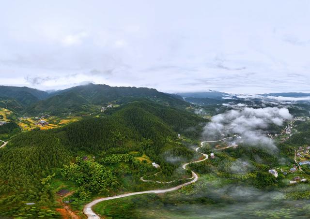 湖南桂东 山道弯弯 致富路 村民