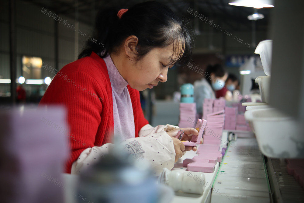 陪读 妈妈 就业 微岗位