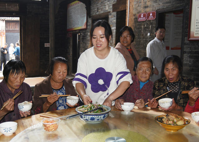 嘉禾：老年食堂暖人心