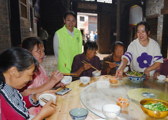 嘉禾：老年食堂暖人心