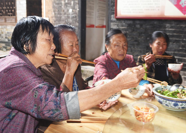 嘉禾：老年食堂暖人心
