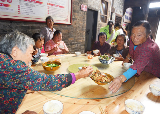 嘉禾：老年食堂暖人心
