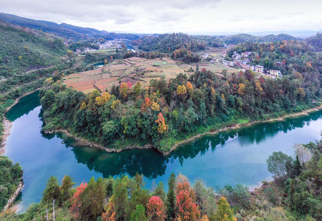 湖南，湘西，初冬，景色，层林，河水，山村，风景