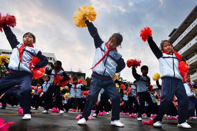 课间 体育 操 非遗 师生 多彩