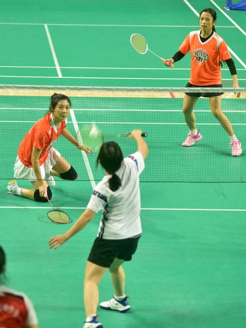 羽毛球  比赛 体育