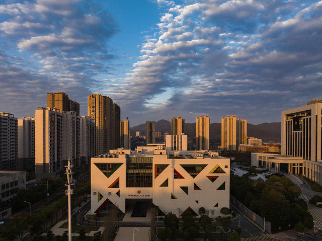 城市新貌，早霞，鹤城