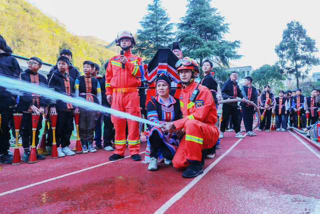 消防  宣传  校园  长鼓舞  瑶族