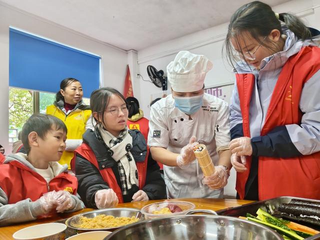 多元课程 欢乐周末
