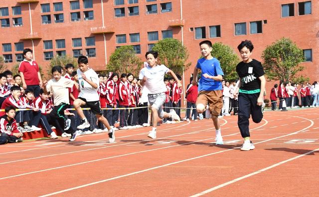 阳光体育  强身健体