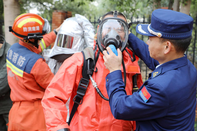 工厂员工 消防服装 职业特点