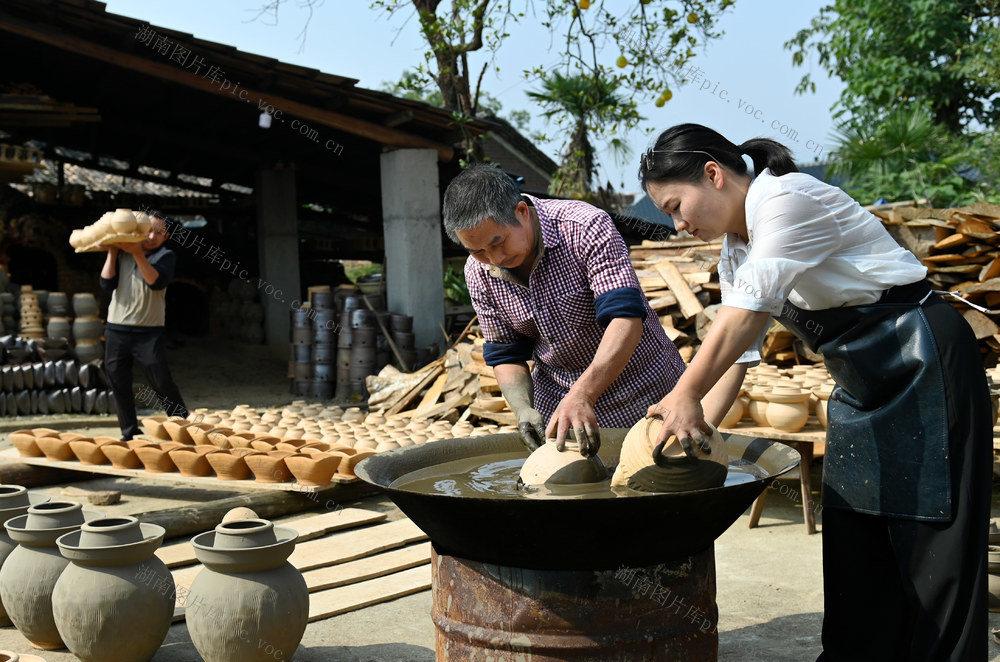 陶器 土陶 非遗 工艺品 市场 传统 手工品 农村 陶泥 釉料