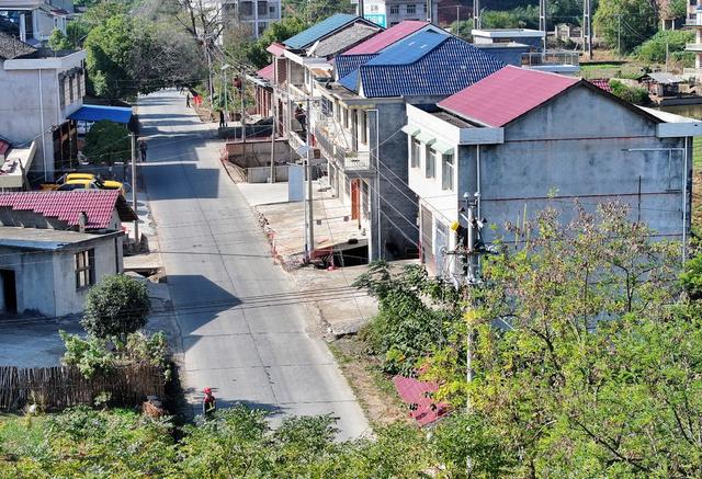 线路改造 保障供电 迎峰度冬