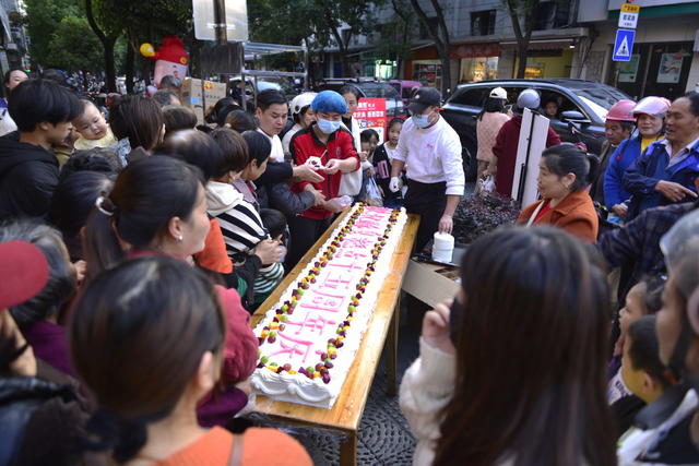 特大   蛋糕   感恩