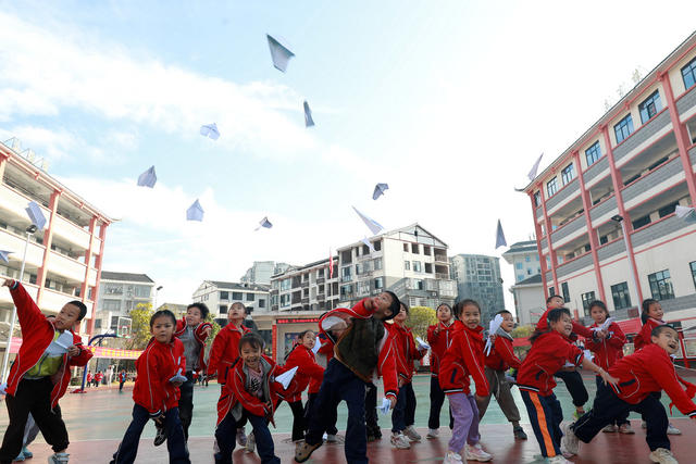 航模 竞赛 学校 科学 教育 学生 放飞 梦想 