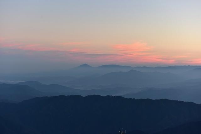 回龙山  登高 云海  民居  云端 日出 