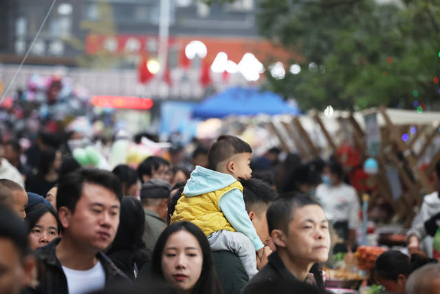 网红 晓华 理发店 流量 文旅 非遗