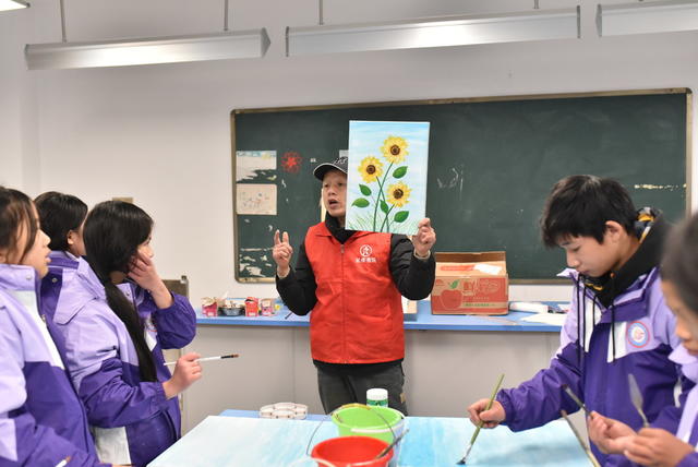 美术教育 爱心捐赠 支教 油画课