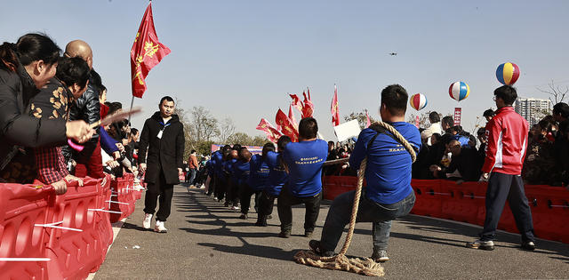 天元区拔河比赛，嵩山街道隆兴社区夺冠