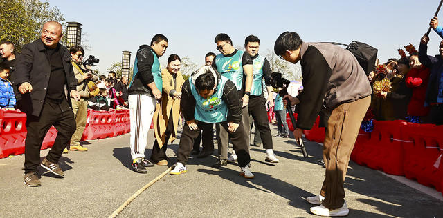 天元区拔河比赛，嵩山街道隆兴社区夺冠