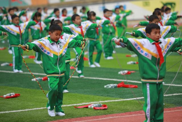 湘西 湾溪 小学 学生 大课间 丰富 体育 文化 生活 增强 体质
