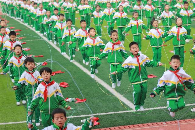 湘西 湾溪 小学 学生 大课间 丰富 体育 文化 生活 增强 体质