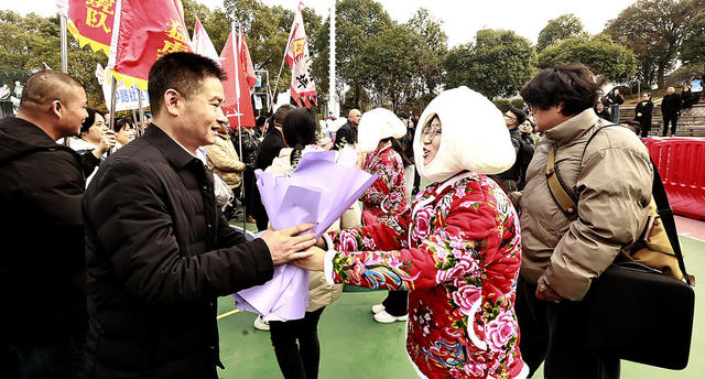 株洲市天元区群众拔河赛进入8进4阶段