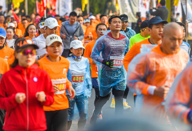 宁远
马拉松
开跑
