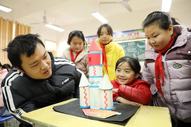 科技小制作   放飞大梦想