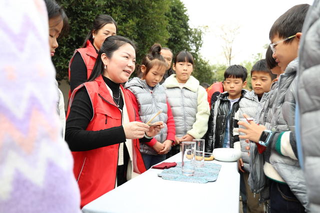 国际志愿者日 情暖乡村学子 优秀传统文化