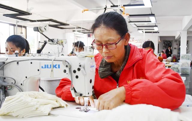 挣钱顾家“两不误”