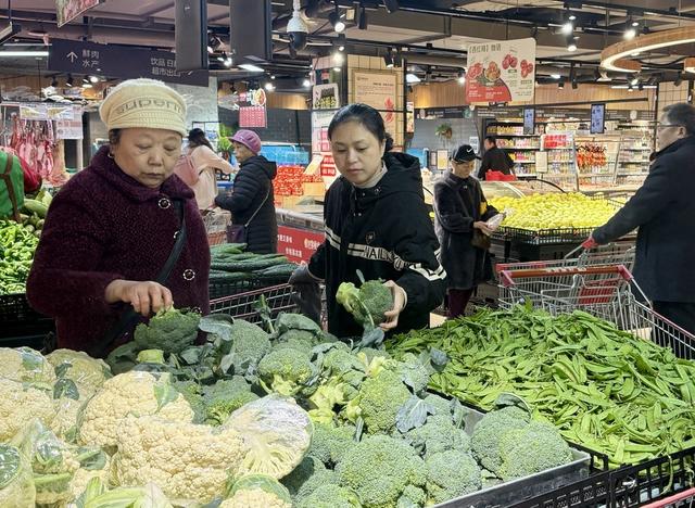 “菜篮子”货足价廉
