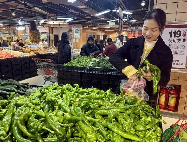 “菜篮子”货足价廉
