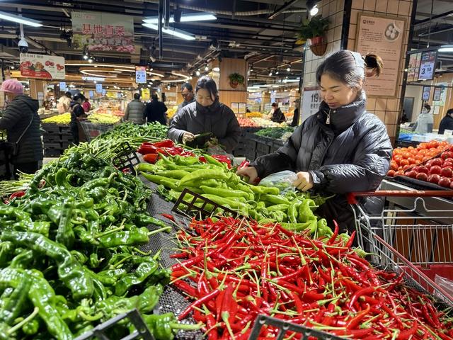 “菜篮子”货足价廉
