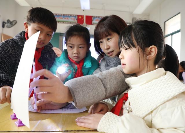  教育帮扶  　送教下乡