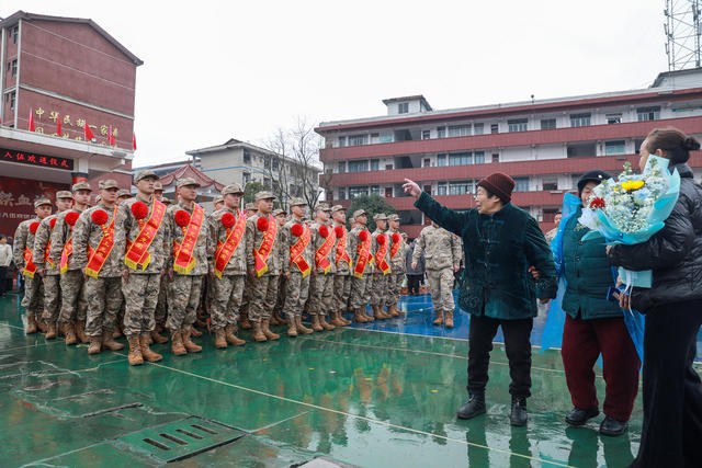 新兵入伍，新兵入伍欢送仪式