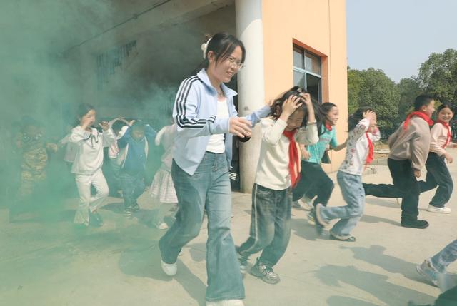 消防知识进校园