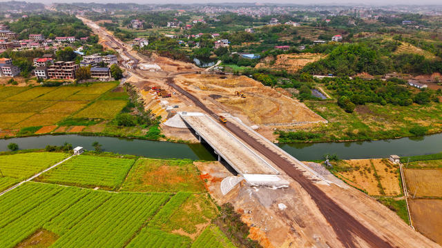 快速路  施工  工人  建设  忙碌