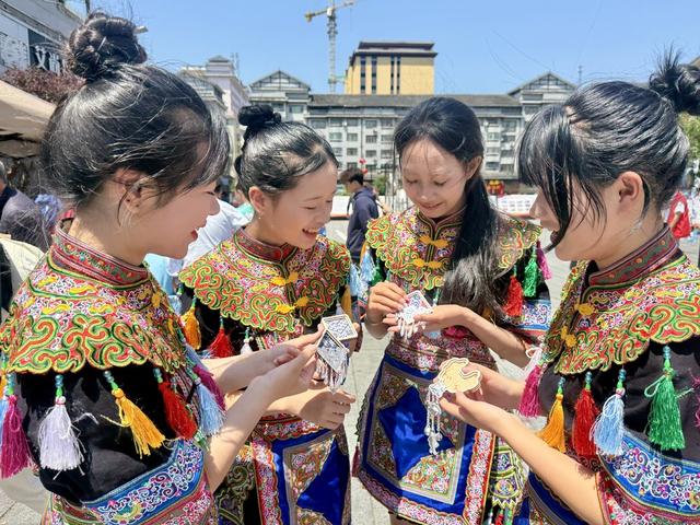 通道：全国职业教育活动周启动
