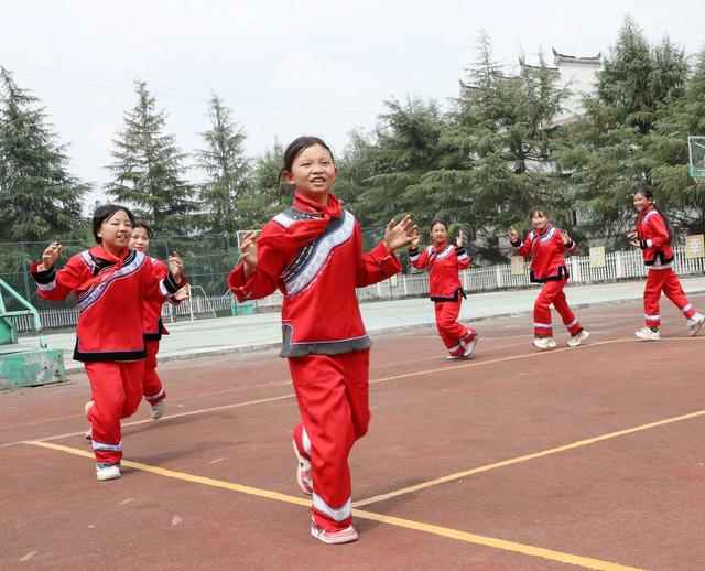  民族文化进校园