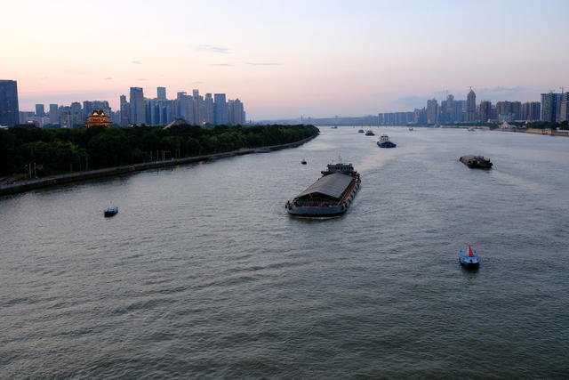 湘江航运忙