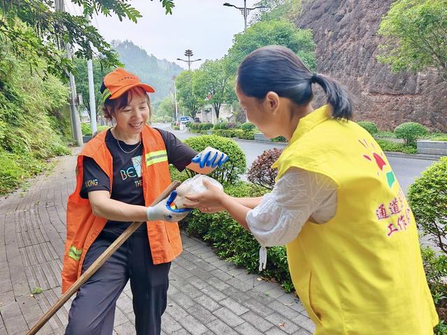 “爱心早餐”温暖劳动者清晨
